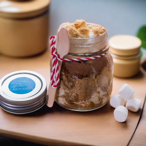 Peanut Butter Smores Jar. Layers of Biscuits, Peanut butter and chocolate! Topped off with roasted marshmallows! size 200ml  We offer jar cake  Delivery in Dubai. Order online for delivery. 